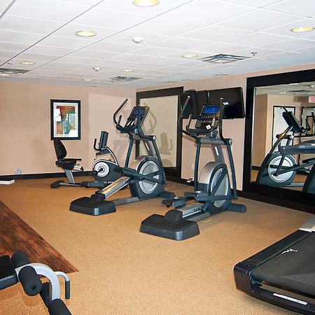 Holiday Inn Express Hotel & Suites Wichita Northeast By Ihg Bagian luar foto