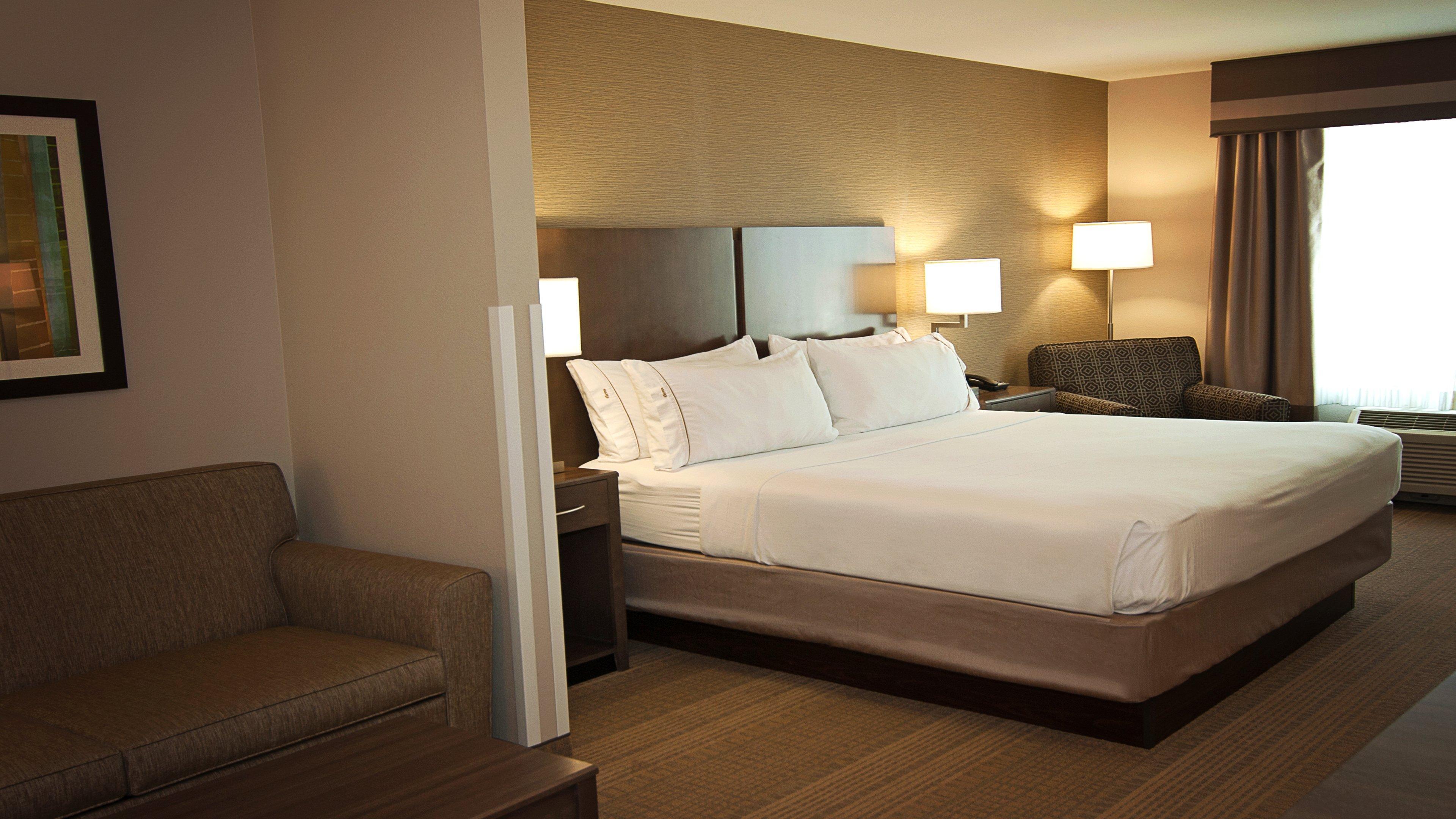 Holiday Inn Express Hotel & Suites Wichita Northeast By Ihg Bagian luar foto