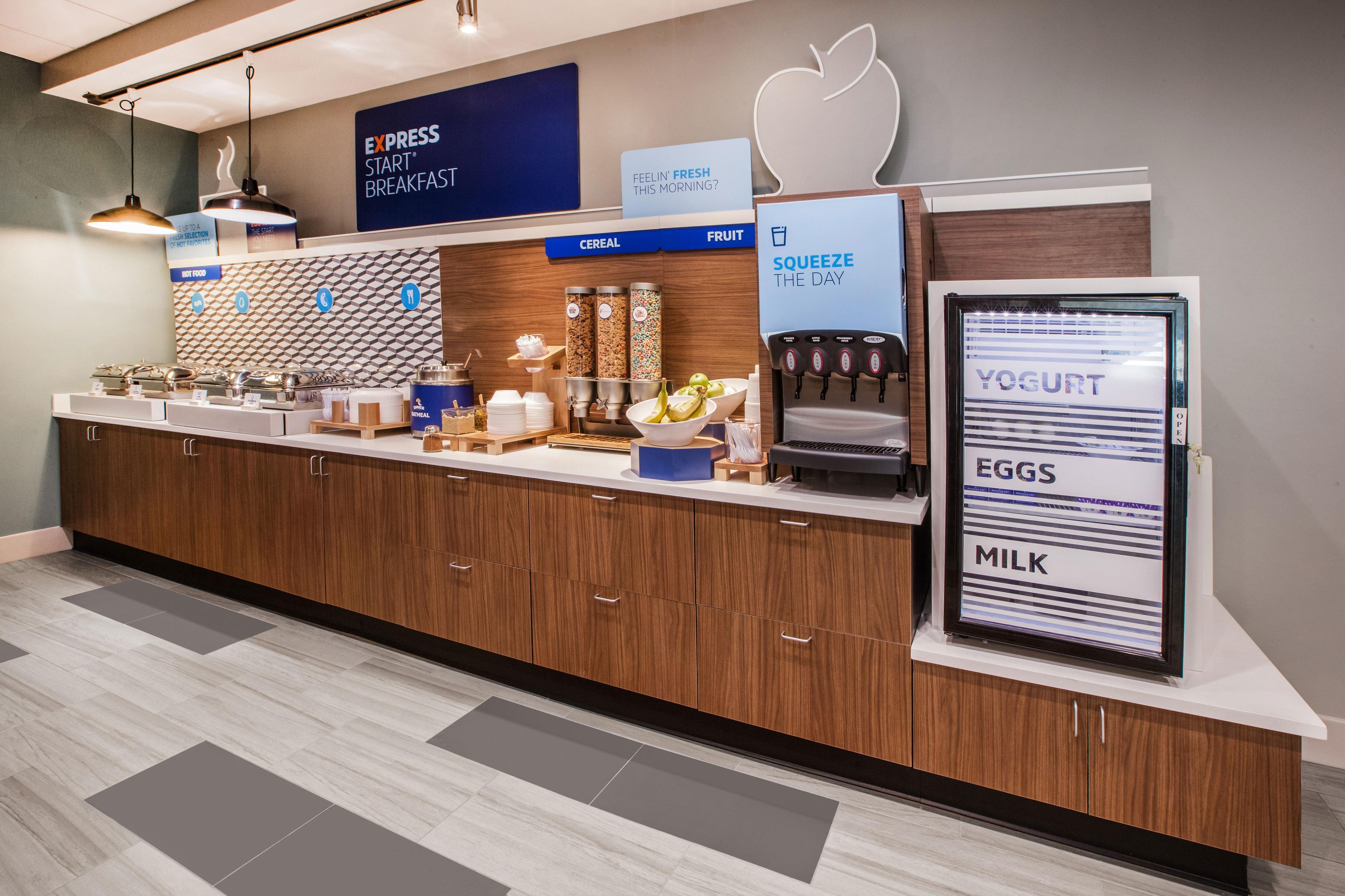 Holiday Inn Express Hotel & Suites Wichita Northeast By Ihg Bagian luar foto