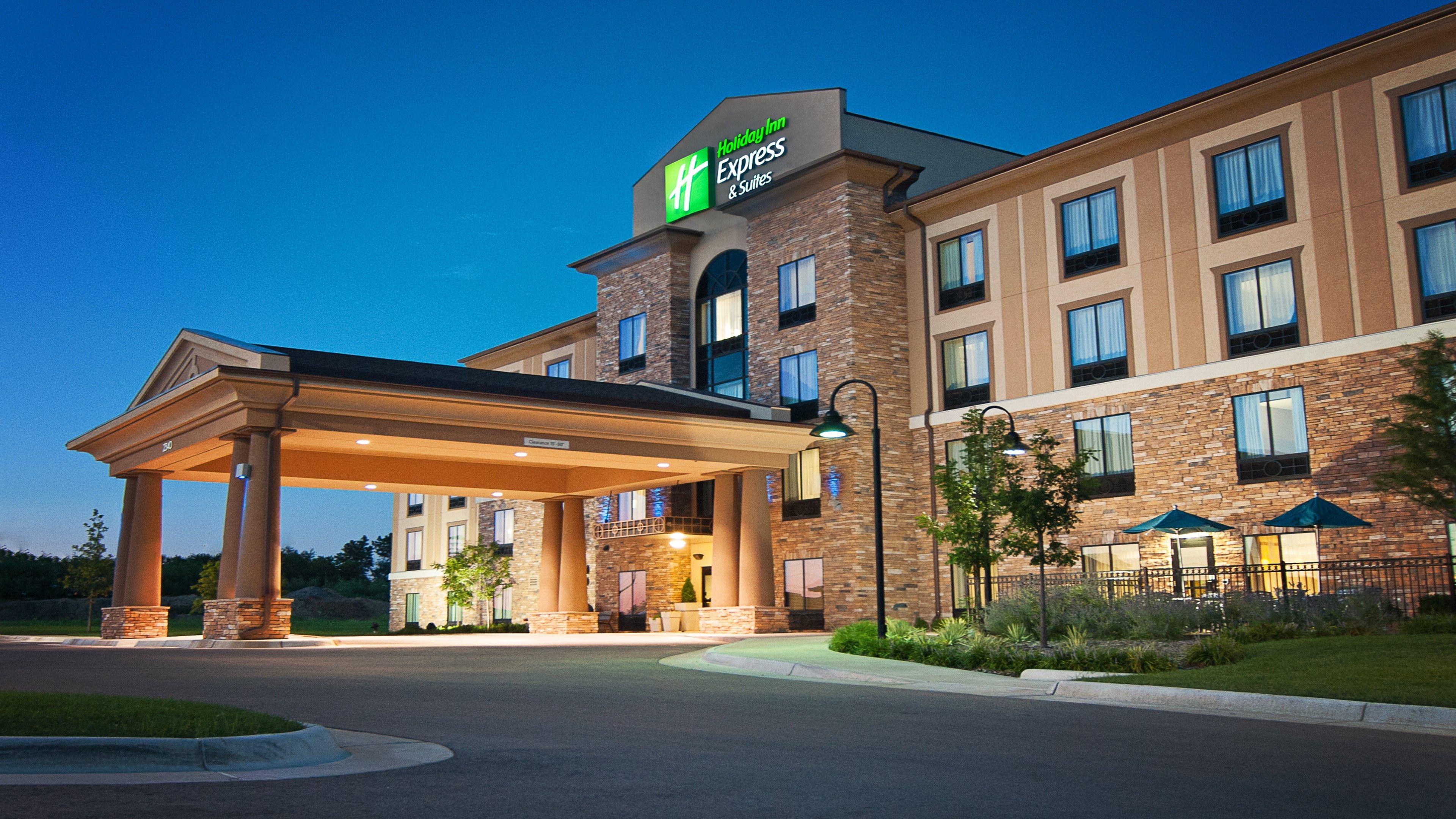 Holiday Inn Express Hotel & Suites Wichita Northeast By Ihg Bagian luar foto