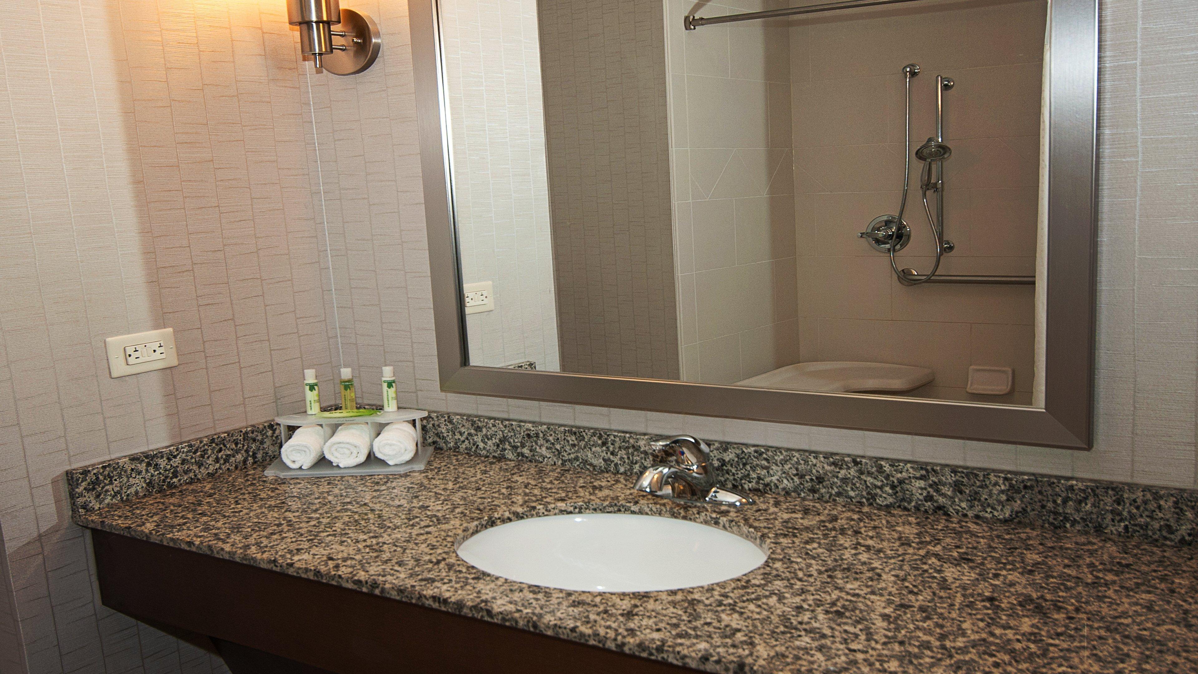 Holiday Inn Express Hotel & Suites Wichita Northeast By Ihg Bagian luar foto