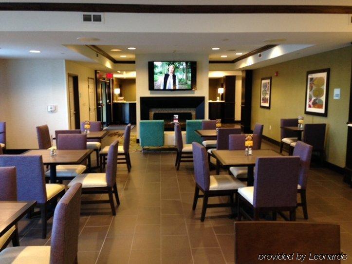 Holiday Inn Express Hotel & Suites Wichita Northeast By Ihg Bagian luar foto