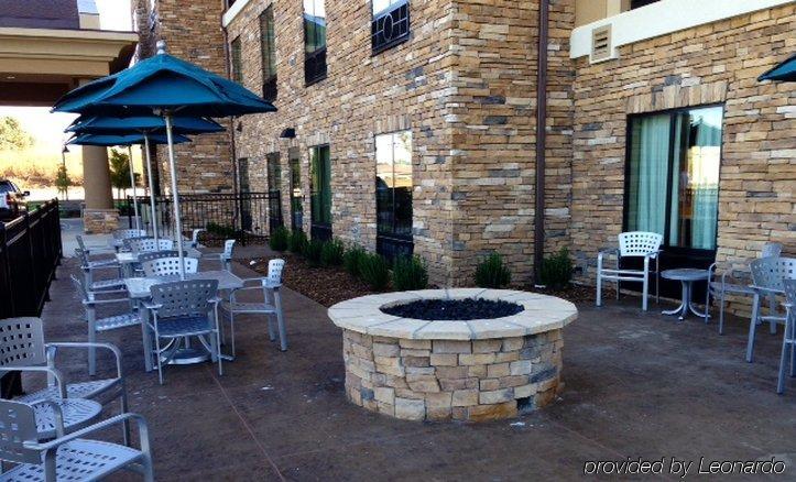 Holiday Inn Express Hotel & Suites Wichita Northeast By Ihg Bagian luar foto